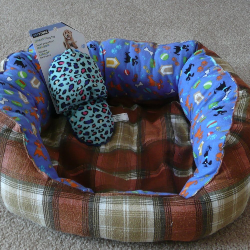 Handmade  Dog or Cat Bed + Free Toy Pets